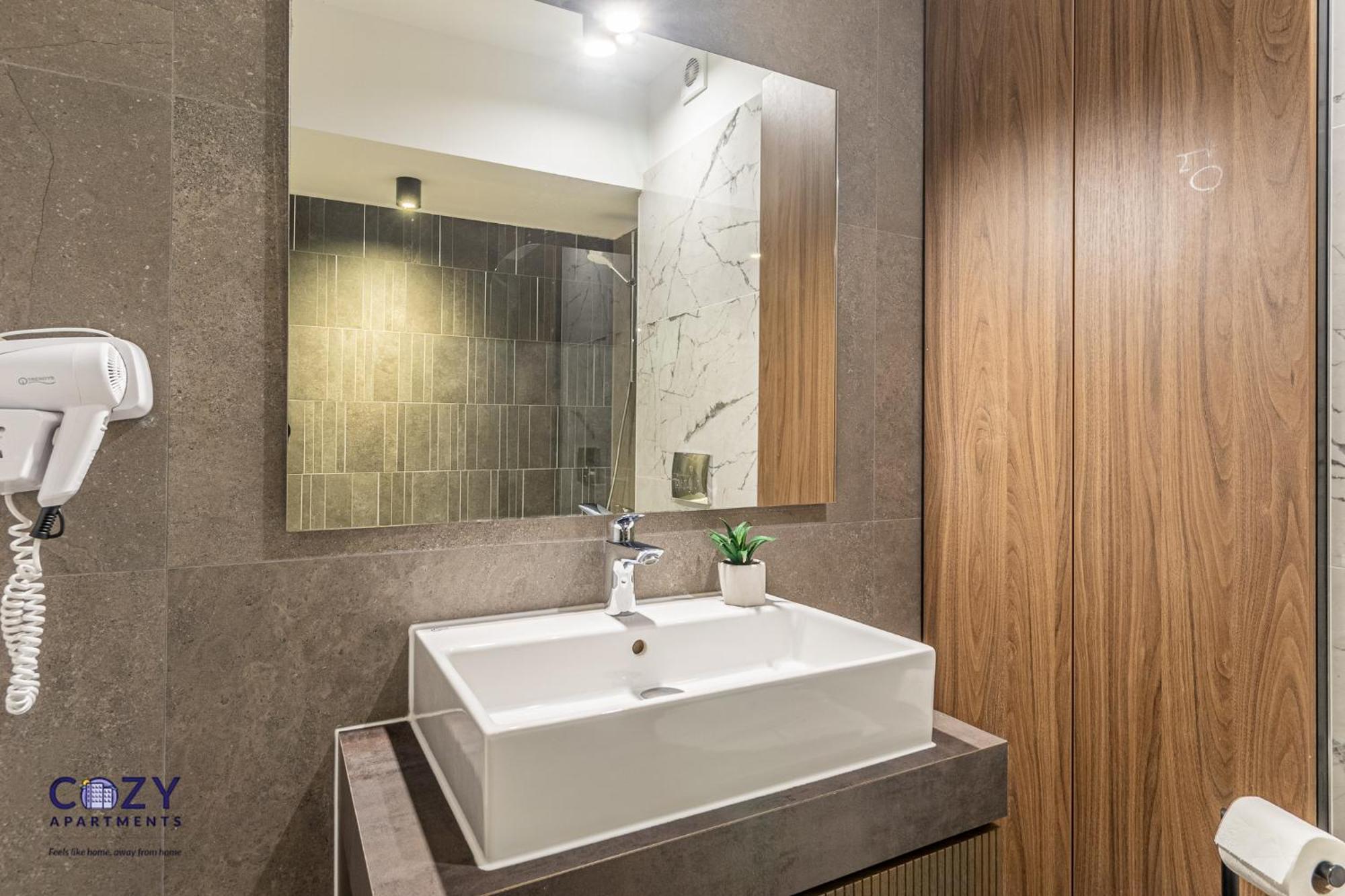 Luxury Residences & Suites In Central Brasov At Coresi Mall Exterior foto