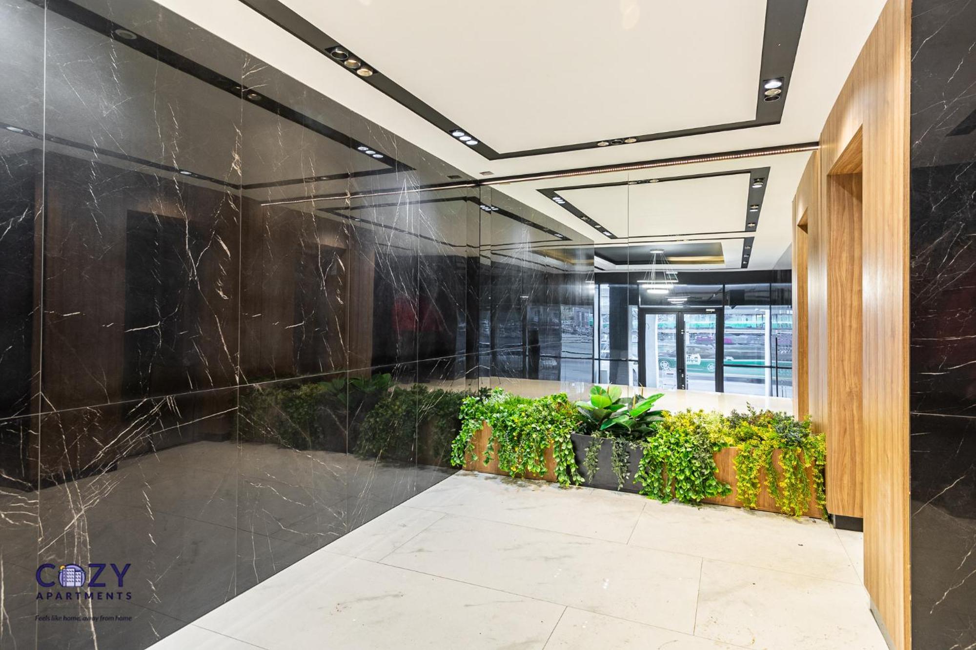 Luxury Residences & Suites In Central Brasov At Coresi Mall Exterior foto