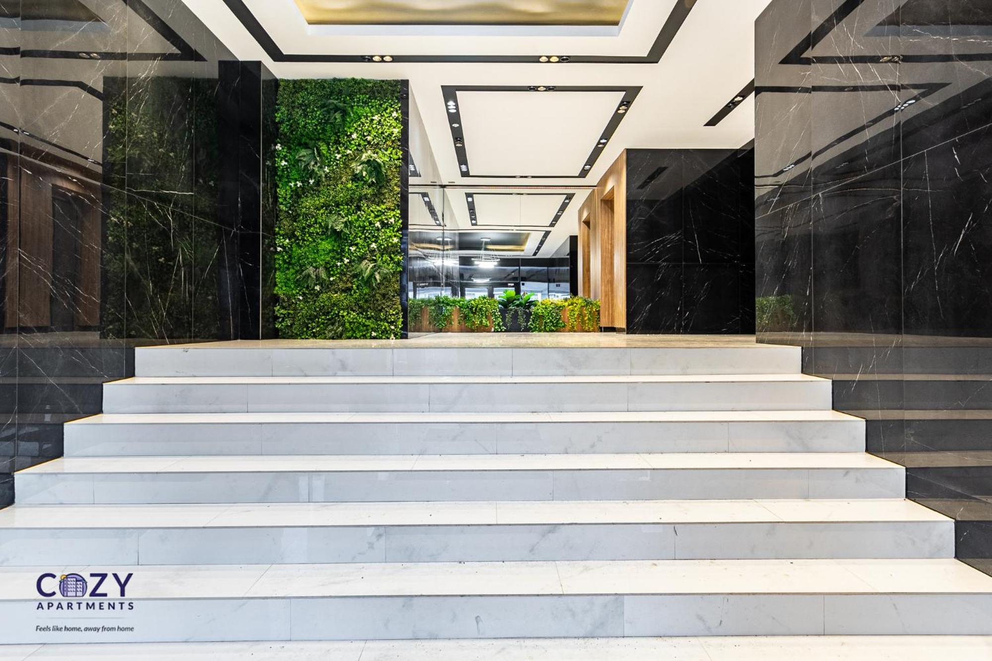 Luxury Residences & Suites In Central Brasov At Coresi Mall Exterior foto